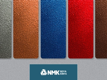 Hammerton toz boya nedir, hangi yüzeylerde kullanılır? Estetik çekiçlenmiş metal efekti sunan hammerton toz boyanın özellikleri ve avantajları.